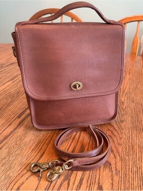 Vintage Laura USA Natural Leather & Solid Brass Crossbody Handbag / Shoulder Bag